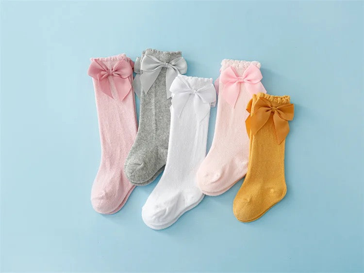 Big Bow Theory Socks (white)