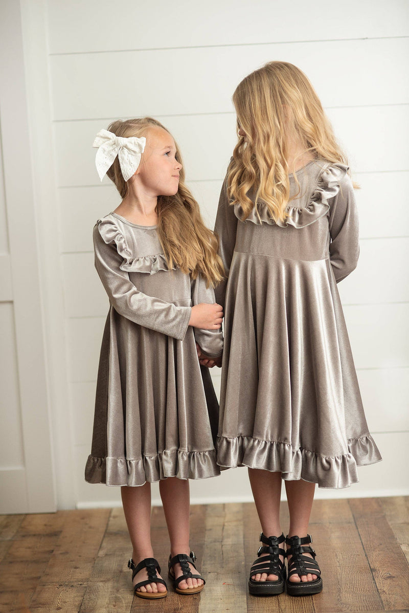 Rockin’ Around The Tree Twirl (Silver Bells)