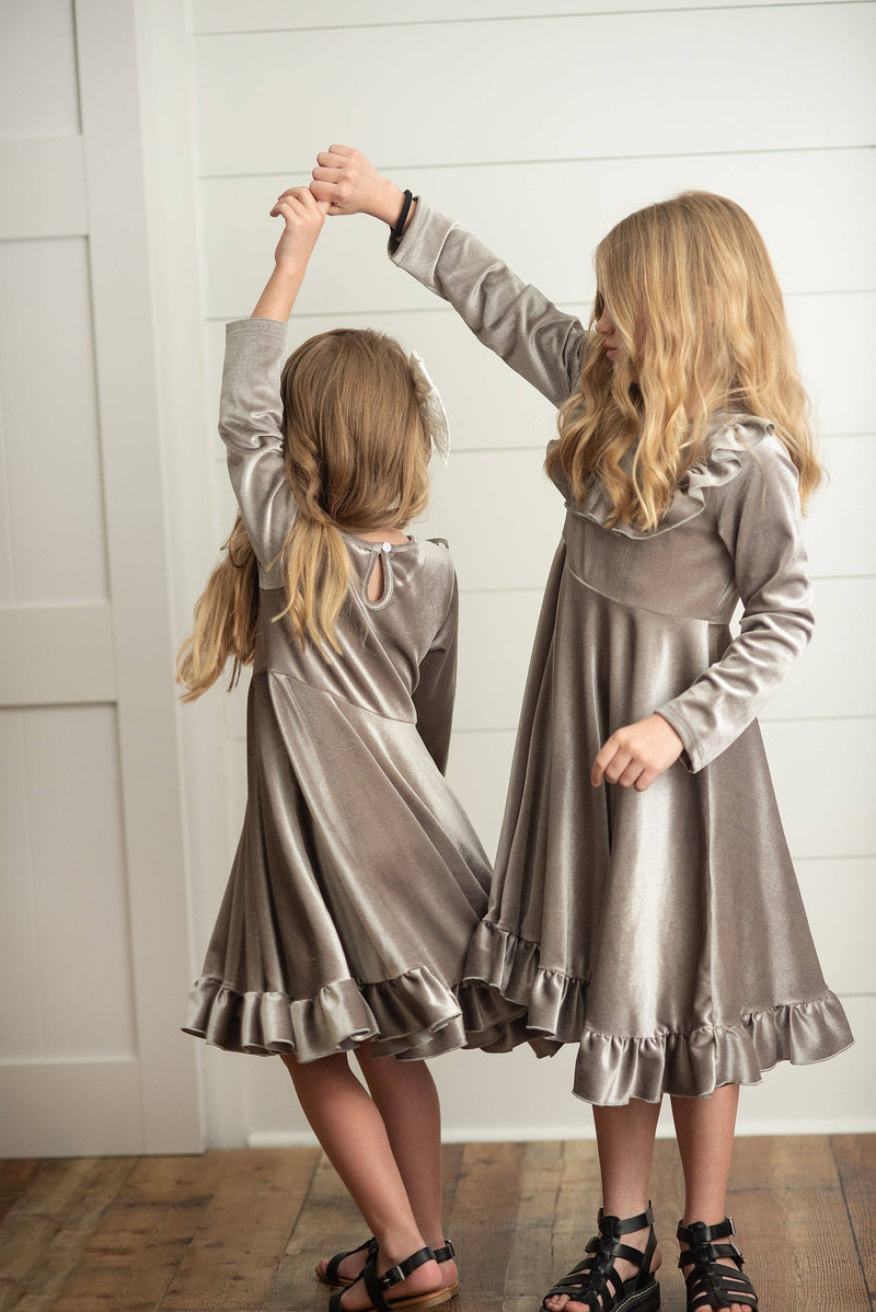 Rockin’ Around The Tree Twirl (Silver Bells)