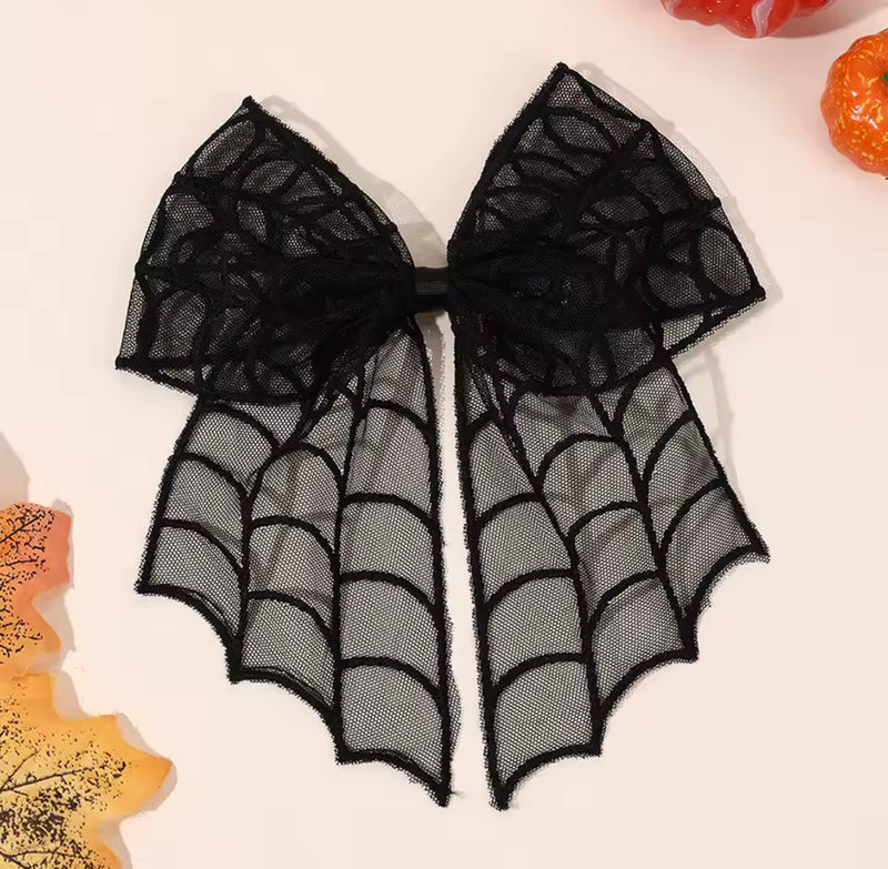 Witches Be Crazy Clips (spider web bow)