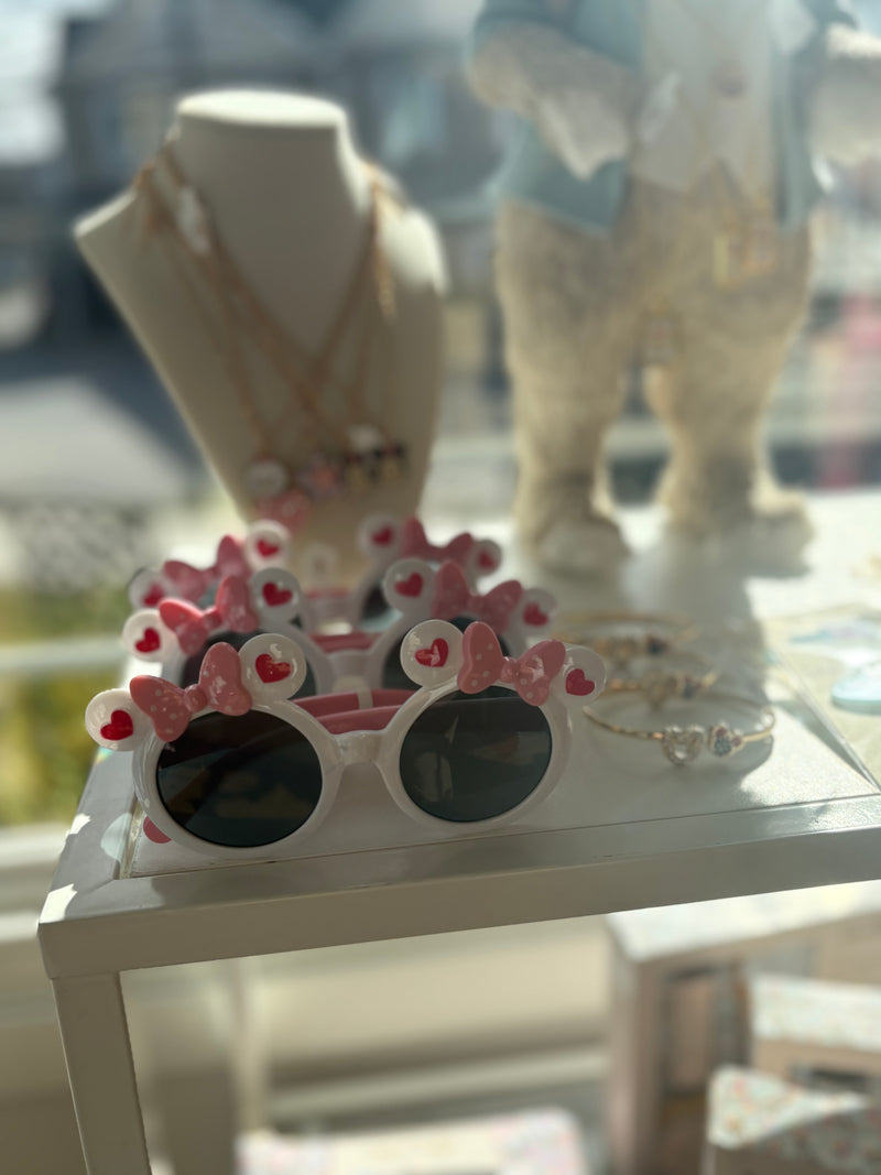 LRW Spring/Summer Accessory Edit (Minnie Sunnies)