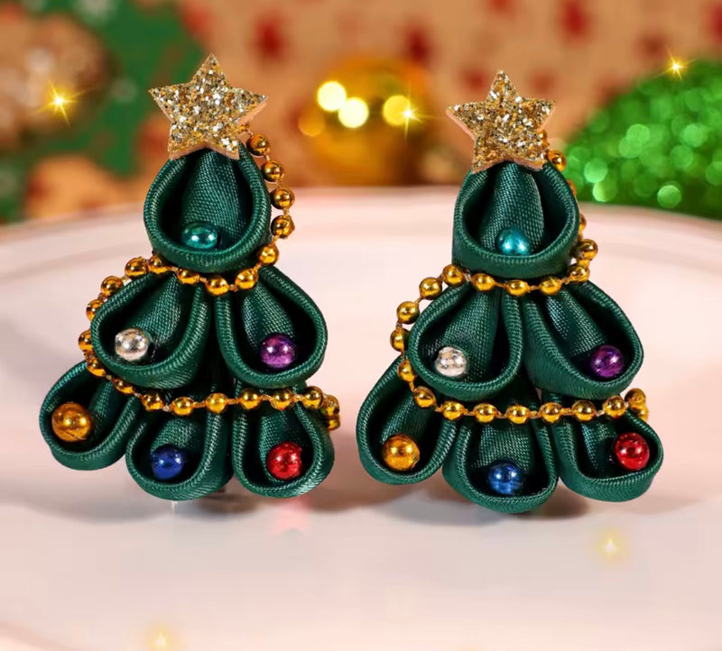 Finishing Touches: O’ Christmas Tree Clips