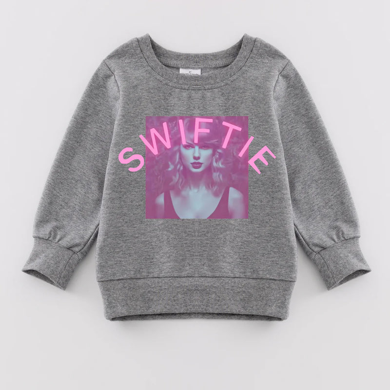 She’s a Swiftie Crewneck (black/pink)