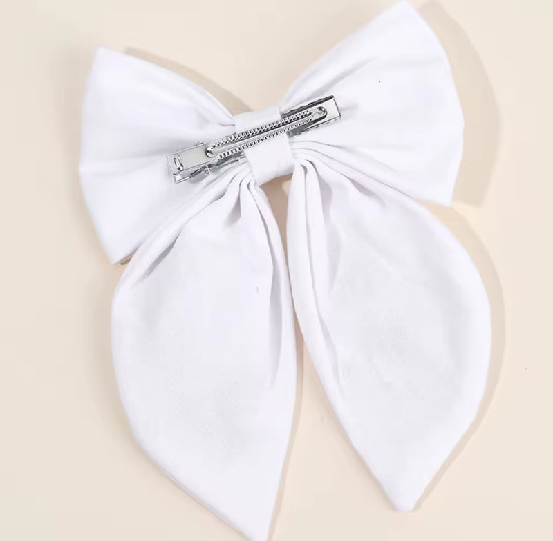 The LRW Hair Accessory Edit (white embroidered bunny bow