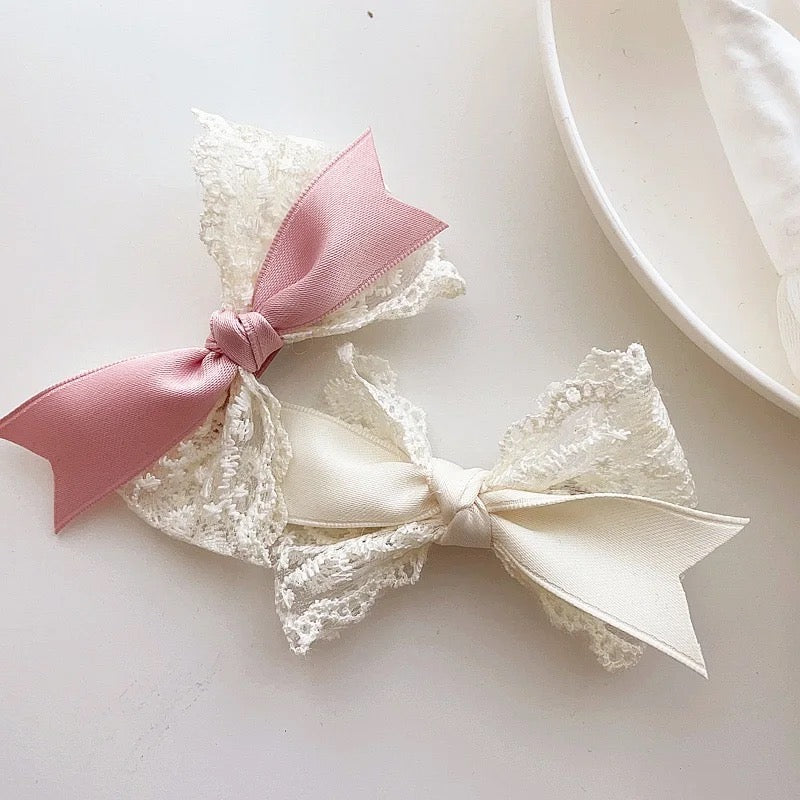 Bits of Lace Bow