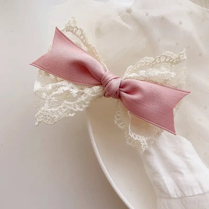 Bits of Lace Bow
